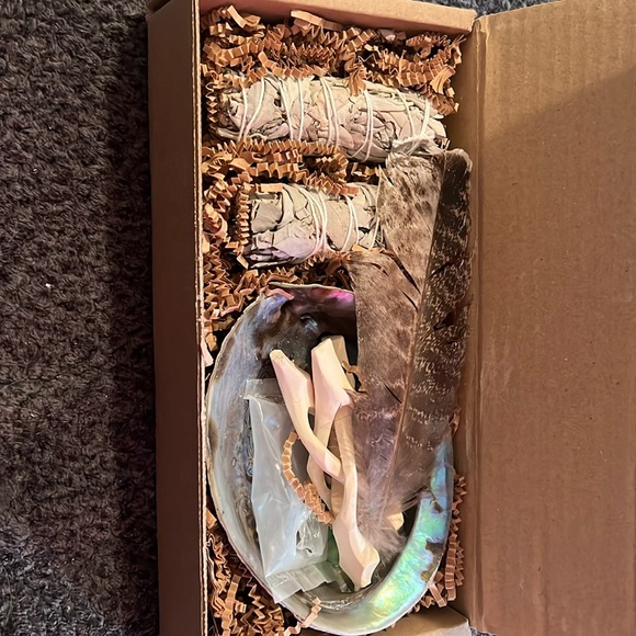 This sage kit is brand new - Picture 1 of 1